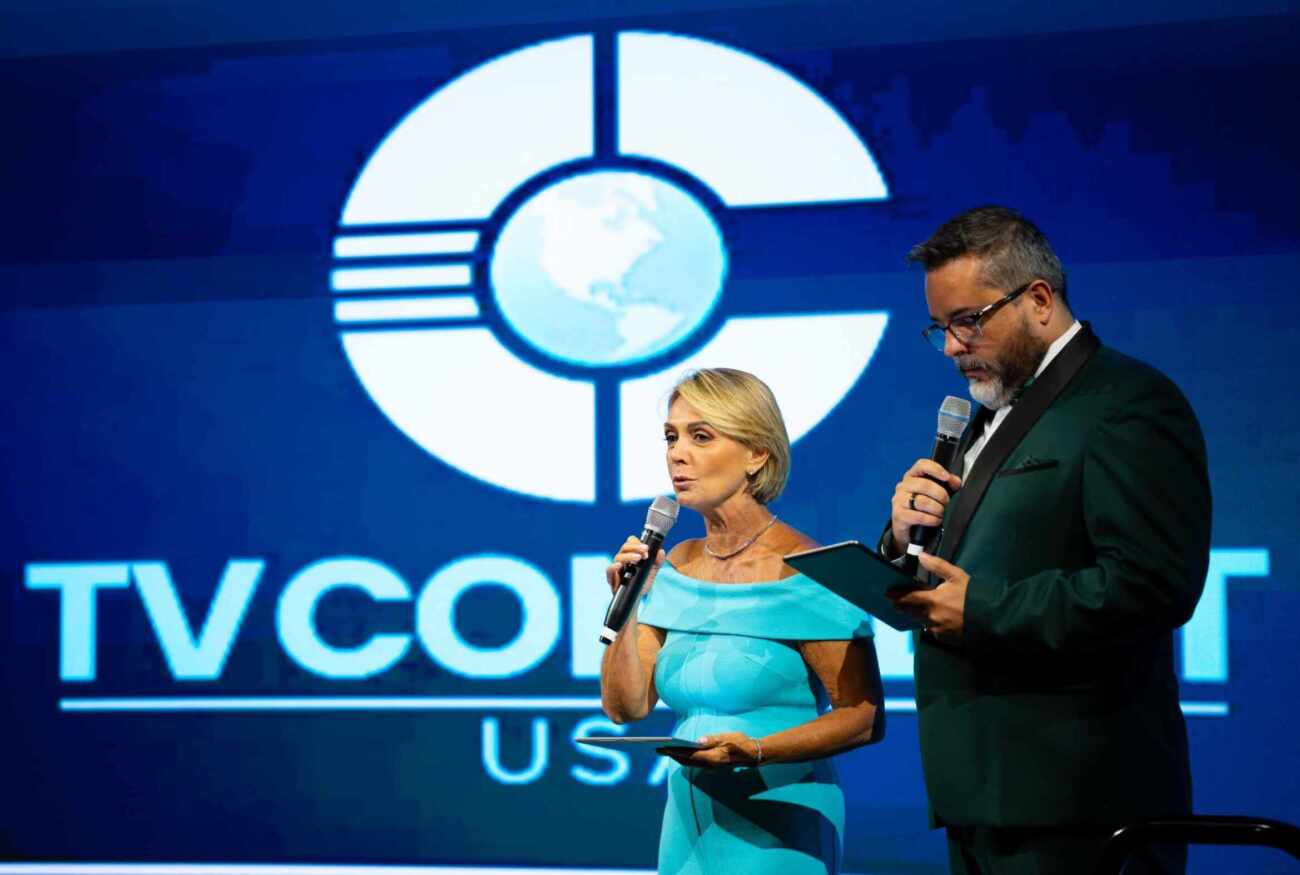Tv Connect Usa Faz História E Estreia Na Tv Aberta Americana 2 Viviane Romanelli E Paulo Sergio - Crédito Da Foto: Divulgação