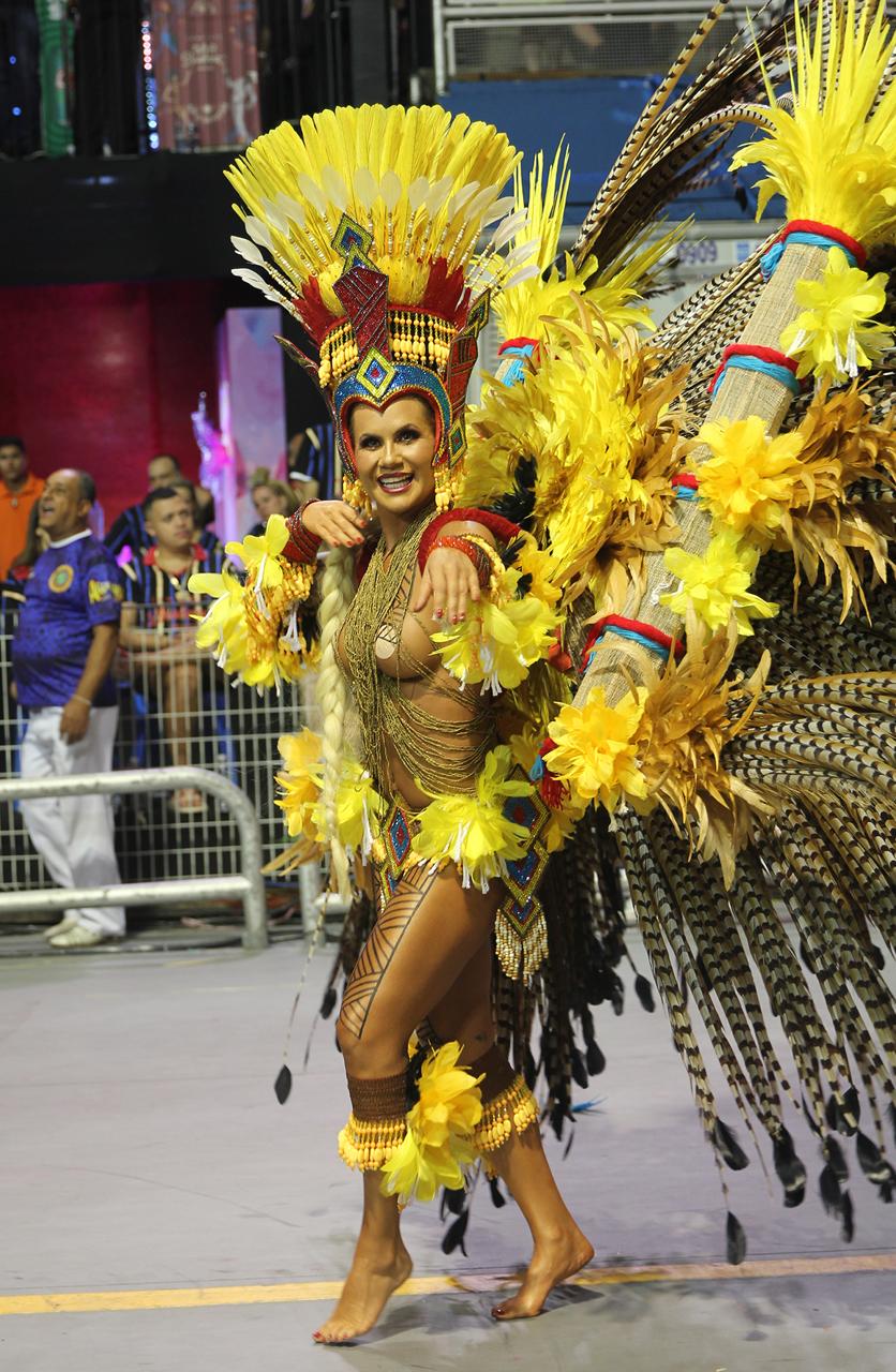 Isis Camargo - Crédito da Foto: Fábio Serrano, Renato Cipriano e Zuleika Ferreira / Divulgação