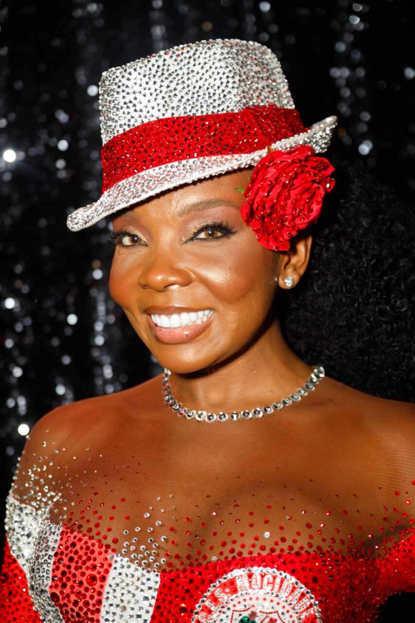 Com roupa inspirada na Mocidade Alegre, Thelminha chega ao camarote Brahma 8 bbce1645 8c33 490d bf96 79f64ca70a36 scaled