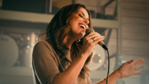 Rachel Novaes apresenta “Ao vivo nos EUA”, um dos álbuns mais importantes de sua carreira