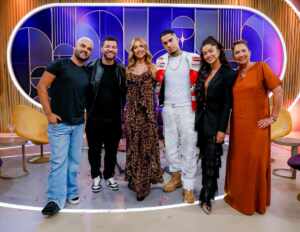 Virginia se emociona com surpresa de aniversário no Sabadou