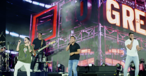 Grelo comemora o sucesso “Paredões”, parceria com Henrique & Juliano, que ultrapassou 50 milhões no Spotify