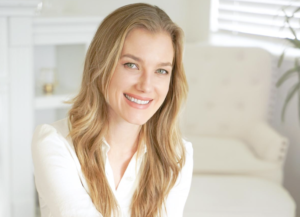 Modelo brasileira vende milhões em imóveis na Flórida