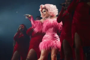 Gloria Groove lança ‘Serenata da GG’ especial de Dia dos Namorados