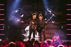 Ao lado de Luan Santana e Daniel, Luiz Cláudio & Giuliano se apresentam na ExpoLondrina 2025