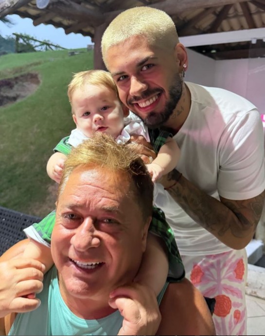 Leonardo Curte Fim De Semana Em Família Em Mansão Em Mangaratiba E Se Derrete Por Neto Nas Redes Sociais 2 Leonardo Posa Com Filho E Neto