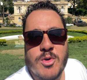 Artista Fagner Pinheiro pede esclarecimentos sobre investimentos culturais em Petrópolis