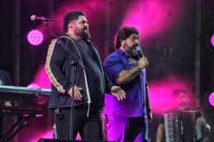 César Menotti & Fabiano celebram os 20 anos da carreira de Jorge & Mateus no Pacaembu