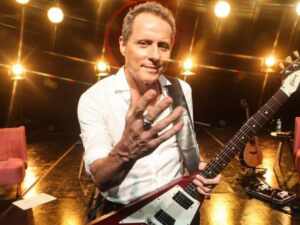 Tony Bellotto, do Titãs, passa por cirurgia em tratamento contra o câncer no pâncreas