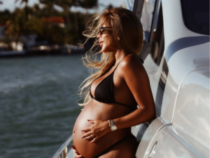 Brunna Gonçalves curte reta final da gravidez em grande estilo a bordo de iate em Miami