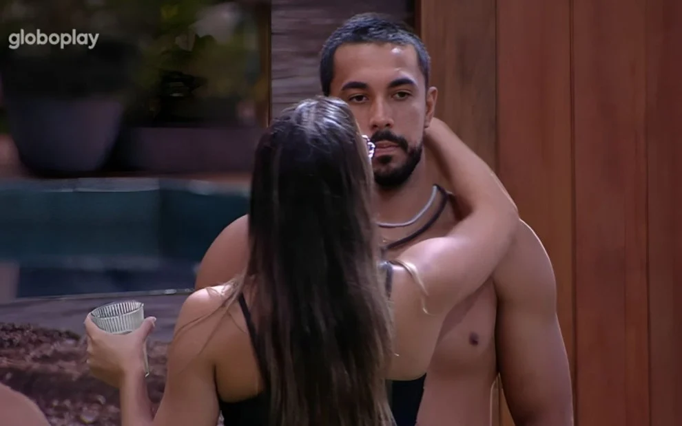 Maike Cruz Vai Ser Expulso Do Bbb 25? Assista Ao Momento Que Gerou Acusação De Assédio 2 Maike Cruz