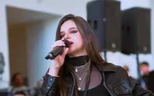 Rafaela Carrer é atração do programa Viva a Vida da Rede Vida