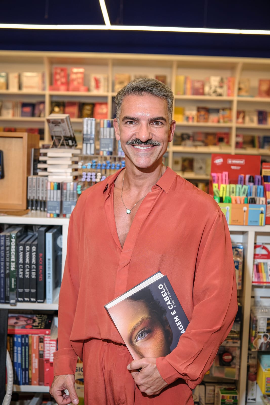 Marcello Costa Lança Livro Em Noite Prestigiada Por Deborah Albuquerque 3 Img 20250529 Wa0067 Egobrazil