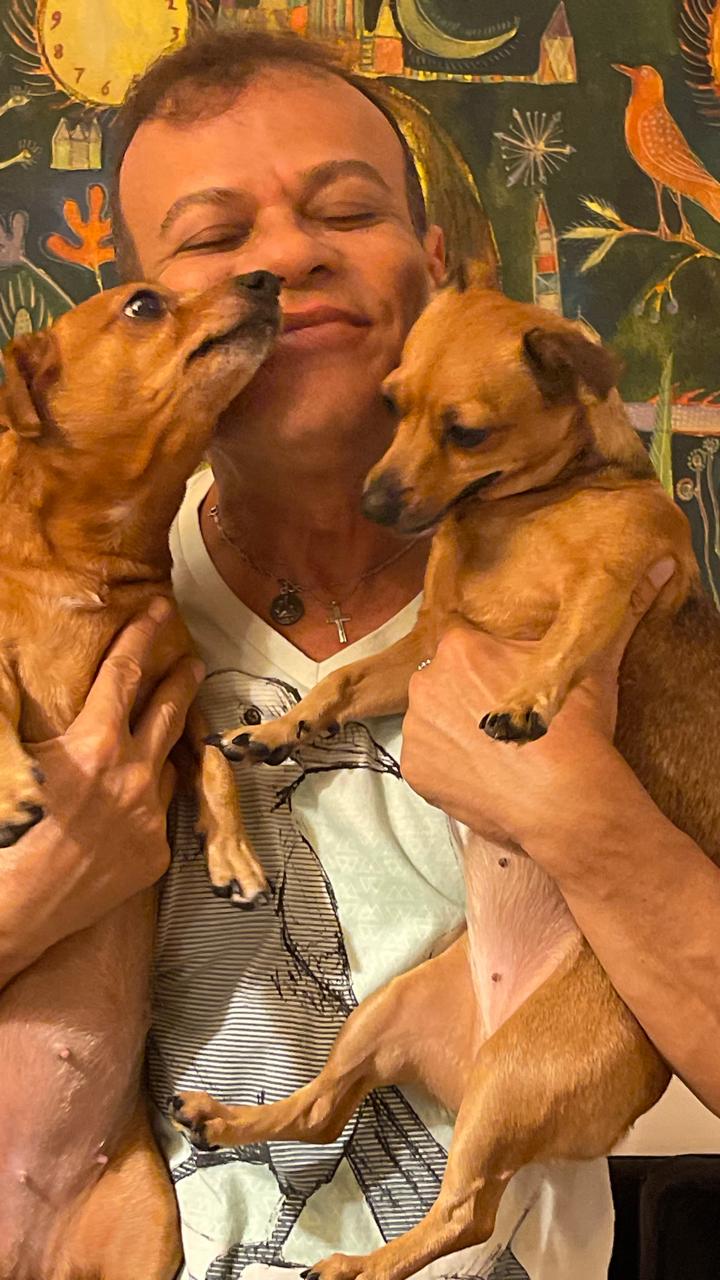 Daniel Rolim, ex-BBB, se muda para Copacabana com os pets e aposta na carreira