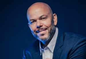 Lucio Santana lança novo livro “Remissão de Tempo” 