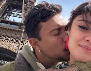 Xamã e Sophie Charlotte reaparecem juntinhos em Paris dois meses após término