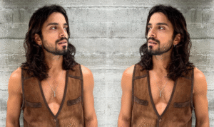 Rodrigo Simas adota cabelão e celebra estreia no primeiro musical da carreira