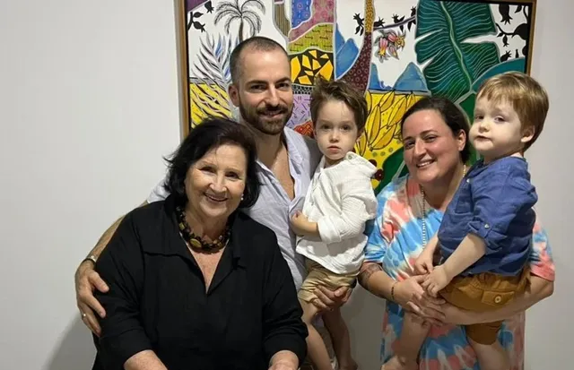 Déa Lúcia Posta Fotos Com Os Netos E Thales Bretas No Rio De Janeiro