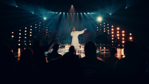 Julia Vitória dá início ao lançamento do maior projeto de sua carreira