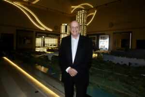 Fronteiras do Design celebra 50 anos do Bueno Netto com mostra inédita no Parque Global Cultural de arte e decoração