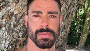 Cauã Reymond abraça causa e se une na luta contra o estigma do HIV
