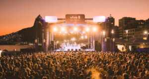 Vivo na Praia encerra temporada com shows gratuitos de Os Garotin e Pretinho da Serrinha