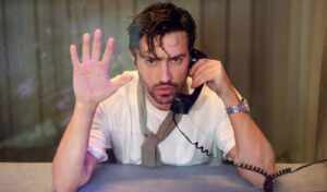 Haysam Ali revela afastamento do pai após se assumir gay: “Sofri bastante”