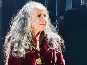 Maria Bethânia celebra 60 anos de carreira com nova turnê por RJ, SP e Salvador