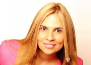 Escritora carioca Sayonara Salvioli chega á Europa para sua turnê literária