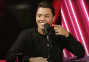 Em podcast com Allan Barros, Felipe Araújo revela valor do seu primeiro salário na música: “R$ 16”