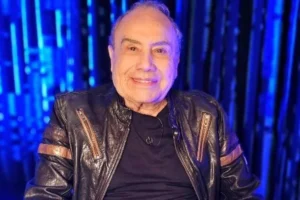 Stênio Garcia, aos 93 anos, visita clínica para conhecer procedimento de harmonização peniana