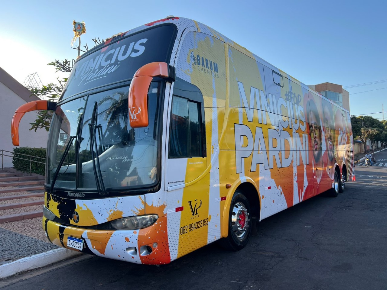 Vinicius Pardini se emociona ao ganhar ônibus com o seu nome 9 65496394 0817 47c0 a274 875667bcd146