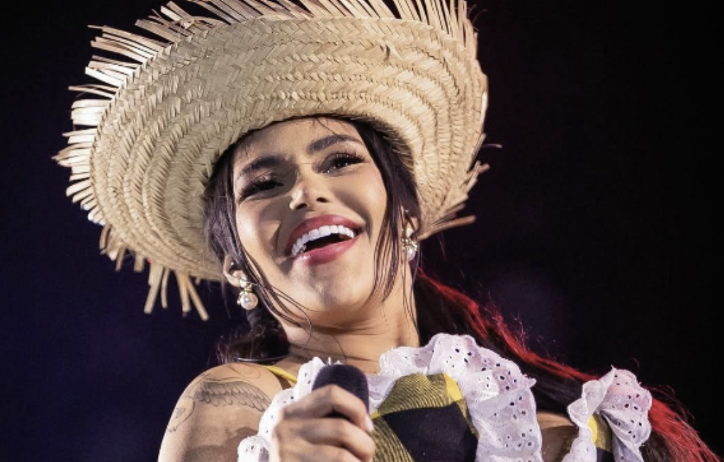 Após sete anos, Flay retorna aos palcos com São João intenso e shows eletrizantes Captura de Tela 2025 07 03 as 22.21.04