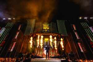 Wesley Safadão grava “TBT WS 3” na ExpoCrato com drones e homenagem a Gabriel Diniz