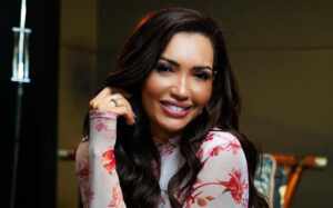 Karinah estreia novo projeto no Bar do Zeca Pagodinho