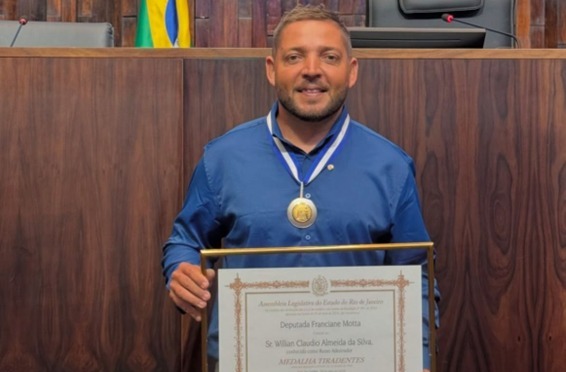 Russo, o Maior Adestrador do Brasil e do Mundo: A História do Mago dos Animais WhatsApp Image 2025 07 16 at 5.16.20 PM