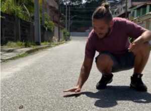 Russo: O Maior e Melhor adestrador de baratas e insetos do mundo 