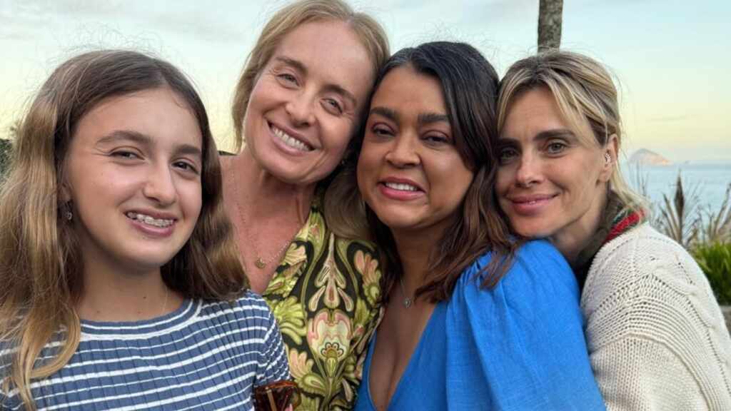 Angélica homenageia Preta Gil no dia em que cantora completaria 51 anos Angélica comemora aniversário de Preta Gil com lembranças: 'Para sempre'