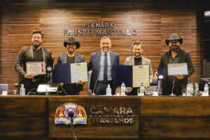 Traia Véia recebe título de cidadão guarulhense e celebra trajetória de sucesso