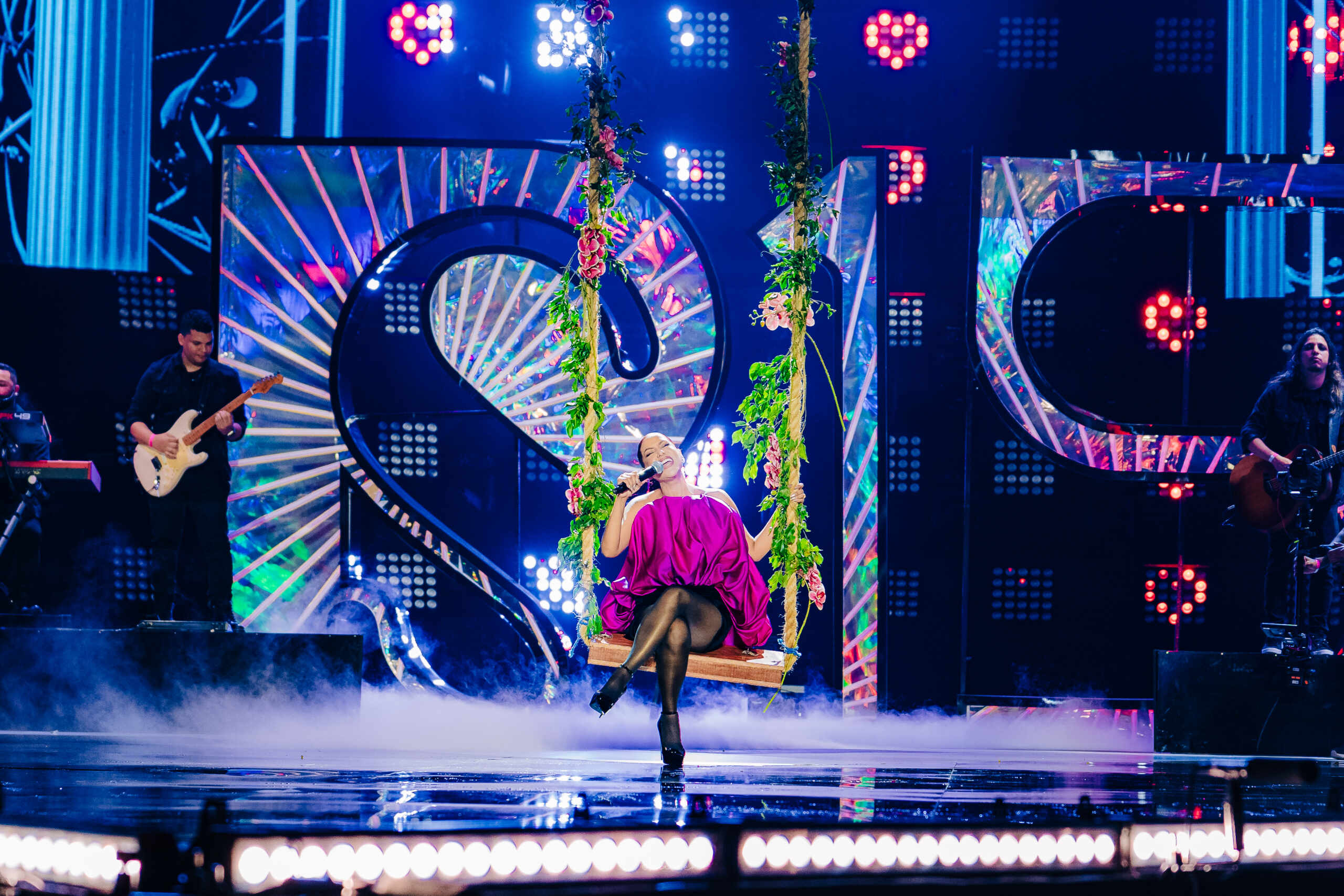 Priscila Senna faz história no Marco Zero com gravação do “15 anos - TBT da Musa” 19 CREDITO Kaio Cads scaled