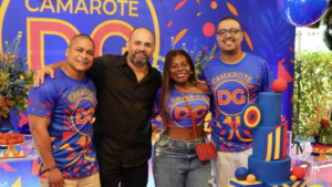 Jojo Todynho brinda os 40 anos de Douglas Pereira em dia de festa no Rio