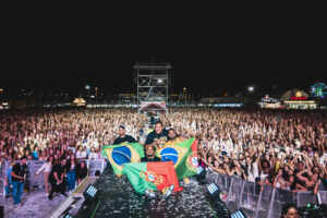 Menos é Mais leva pagode brasileiro a Portugal e promete turnê internacional