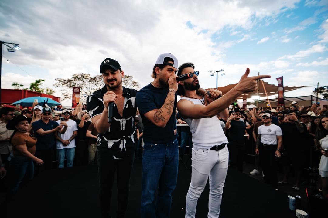 Clayton & Romário se unem a Zé Felipe em gravação inédita no camping de Barretos 2 Clayton & Romário se unem a Zé Felipe em gravação inédita no camping de Barretos