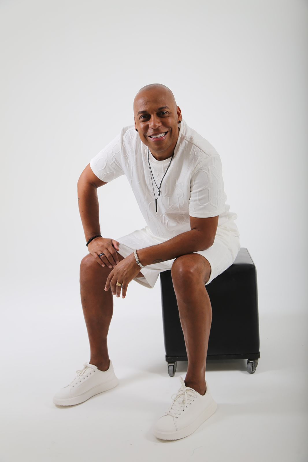 Délcio Luiz lança EP e prova que quem é rei nunca perde a majestade 5 IMG 20250801 WA0002