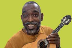 Samba Libertador chega chegando no Centro do Rio com Negão da Serrinha no comando