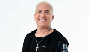 Paulinho, o novo fenômeno do pagode, lota plays e fecha com feras do gênero