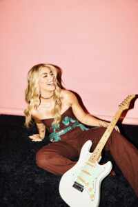 Duda Bertelli lança EP “Som de Arena” com clima de Barretos e aposta em nova sonoridade