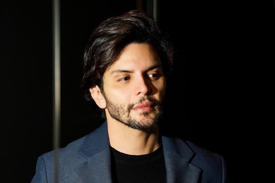 Leandro Pierre alerta: Queda de cabelo é comum durante o uso de Mounjaro e Ozempic? Leandro Pierre - Crédito da Foto: @rnassessoriaimprensa / Divulgação