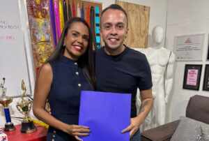 Nathália Brito recebe figurino para estreia como musa da União da Ilha