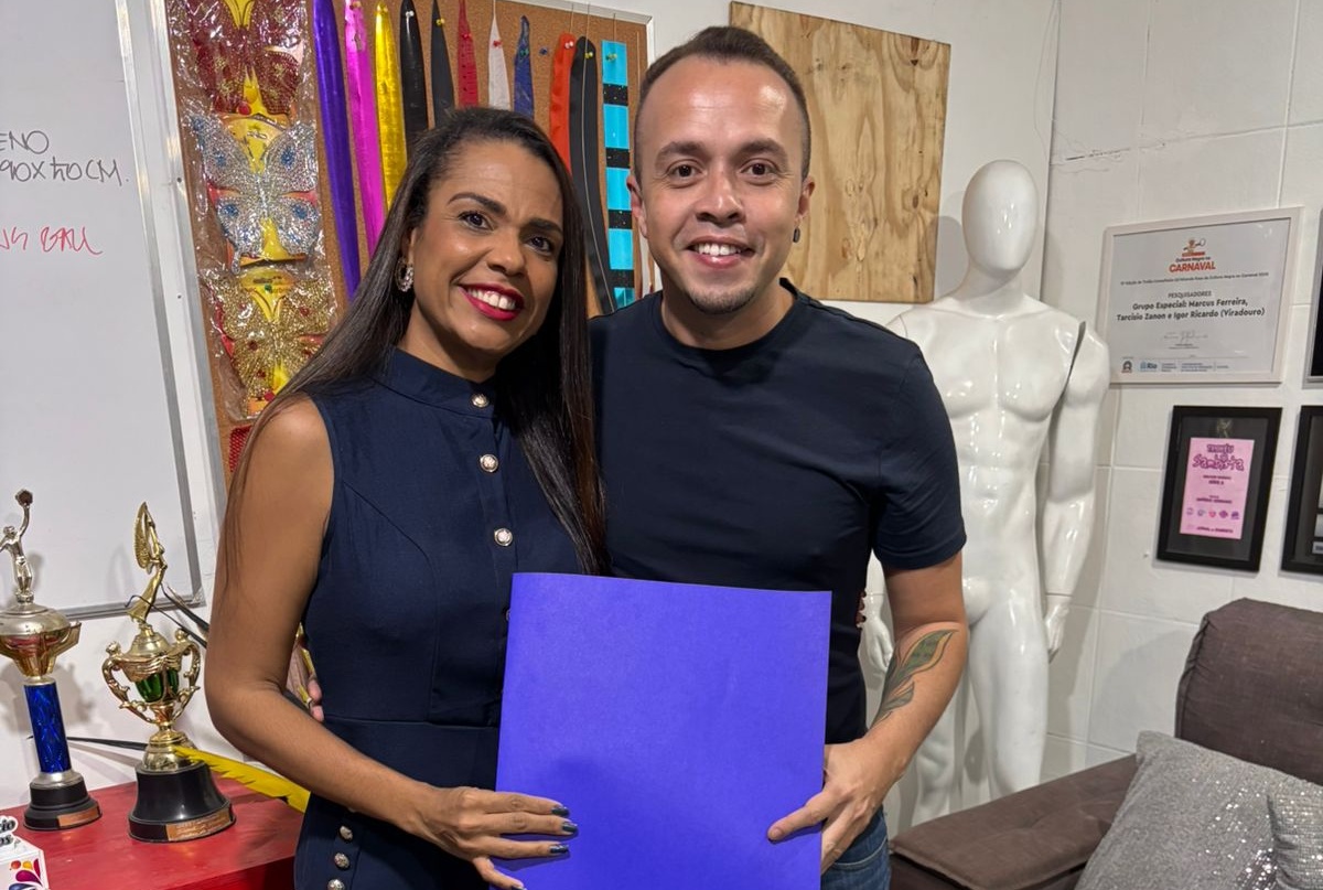 Nathalia Brito e carnavalesco Marcus Ferreira Copia